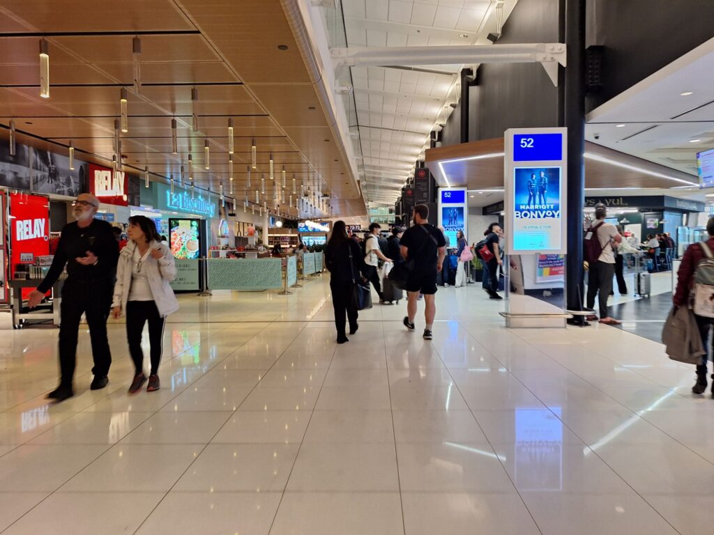 モントリオール国際空港の制限エリアショップ