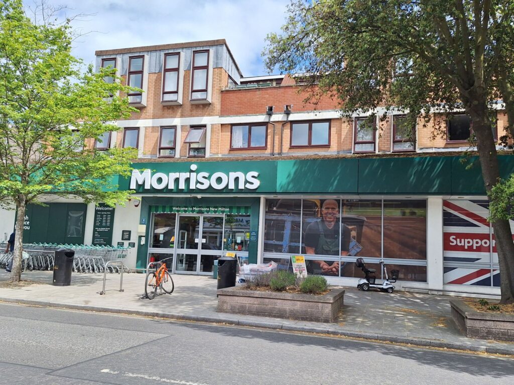 モリソンズ（Morrisons）
