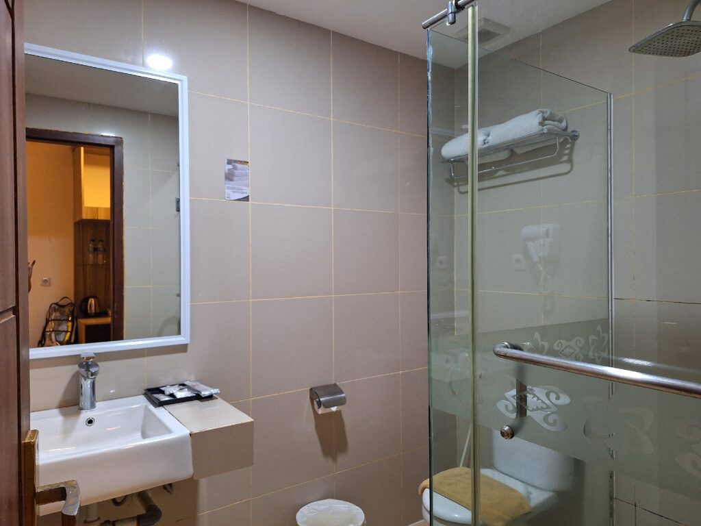 Vega Hotel Sorongのバスルーム