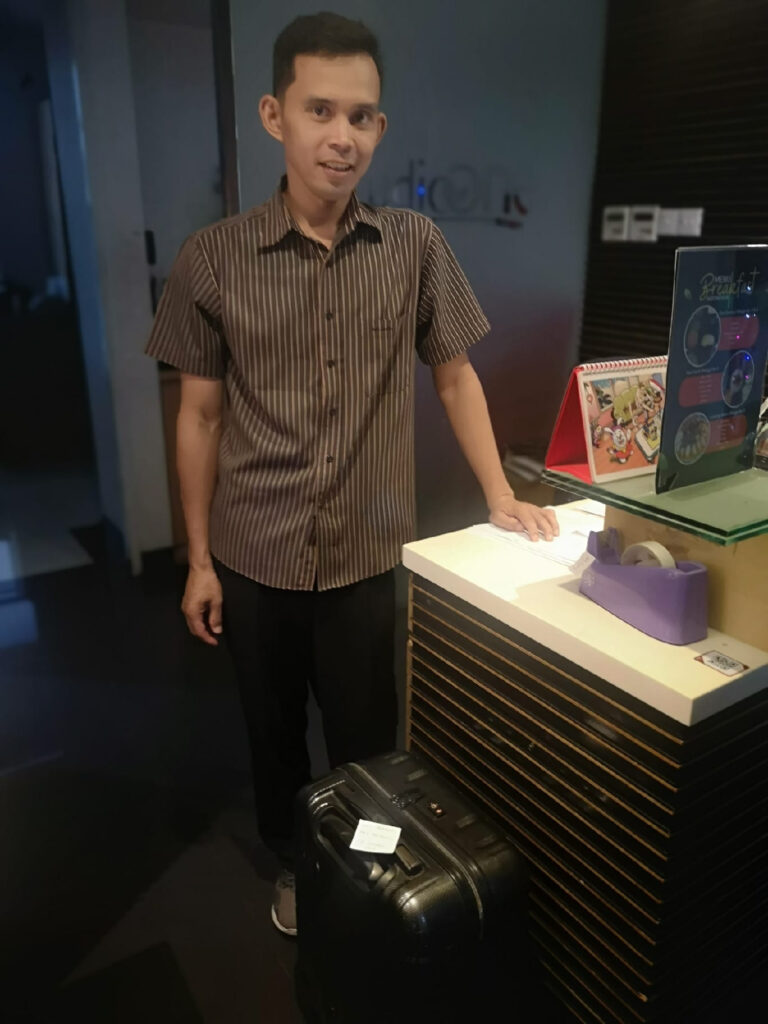 Studio One Thamrin Hotelのスタッフ