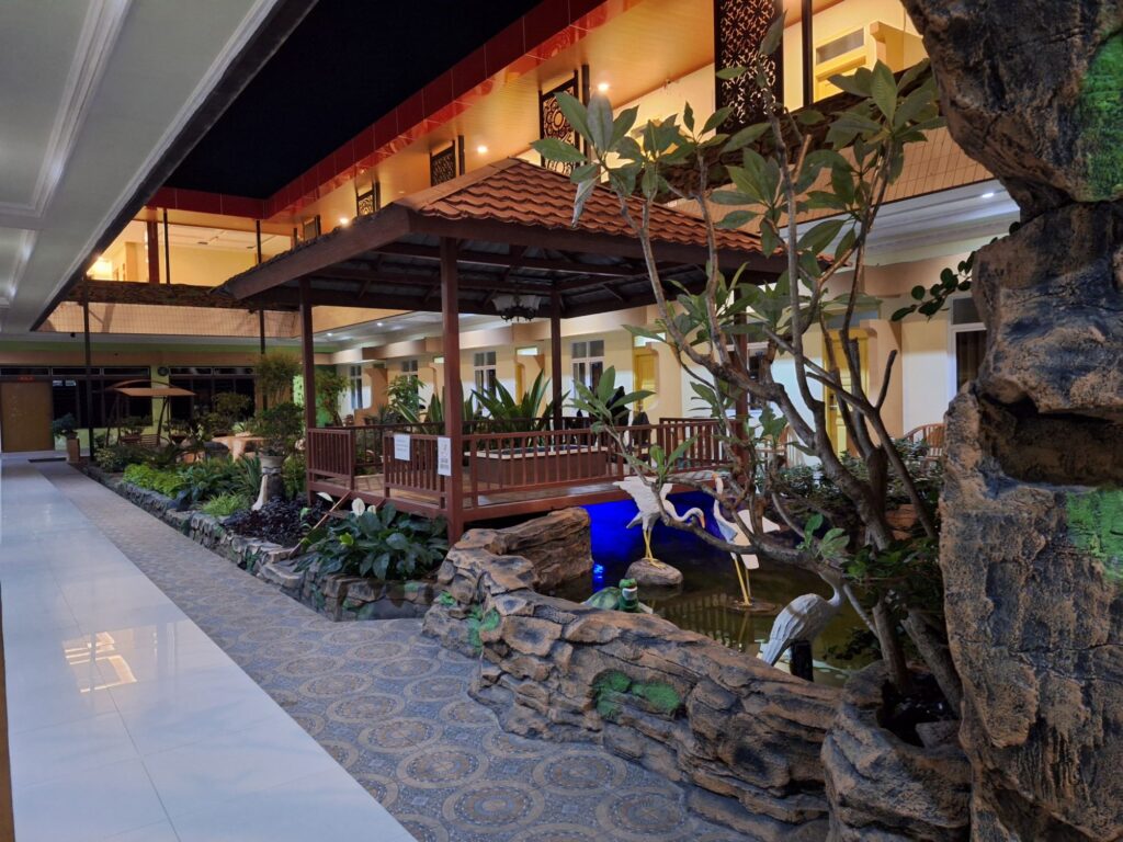 Hotel Nusantara Duaの中庭