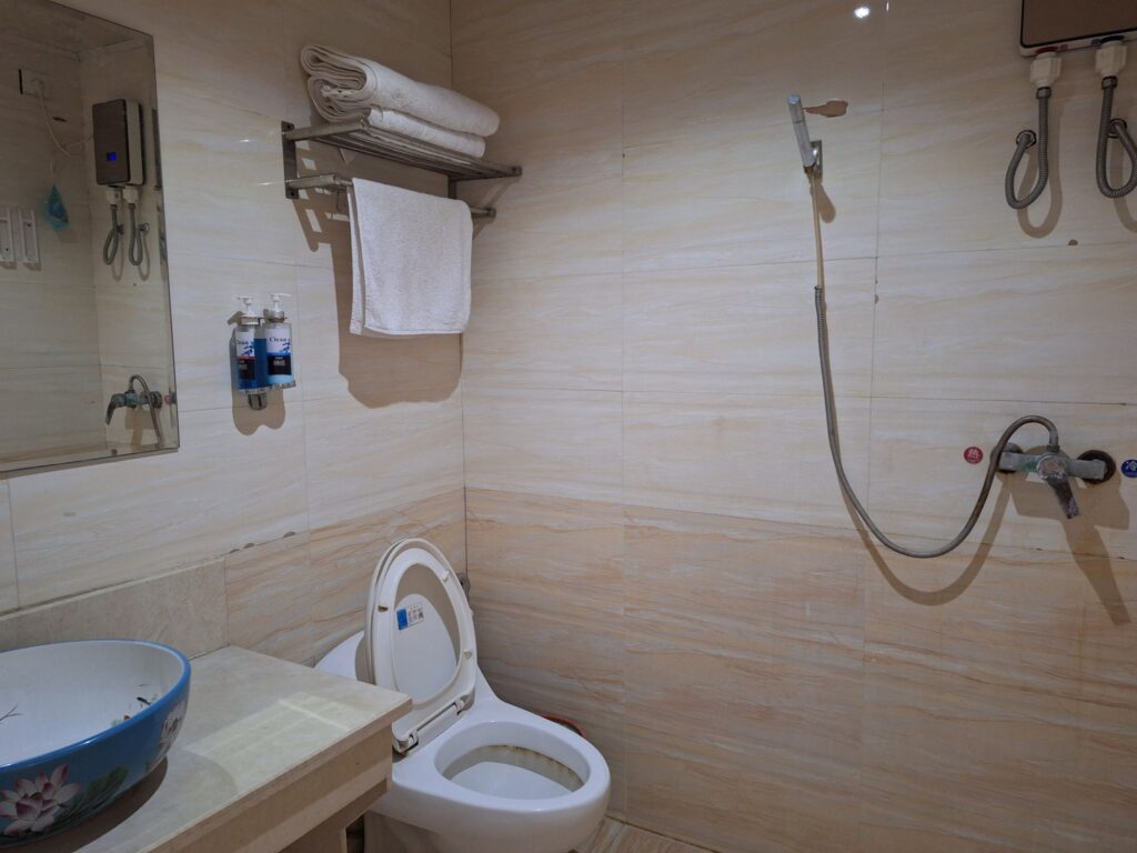 Chong Ti Hotelのバスルーム