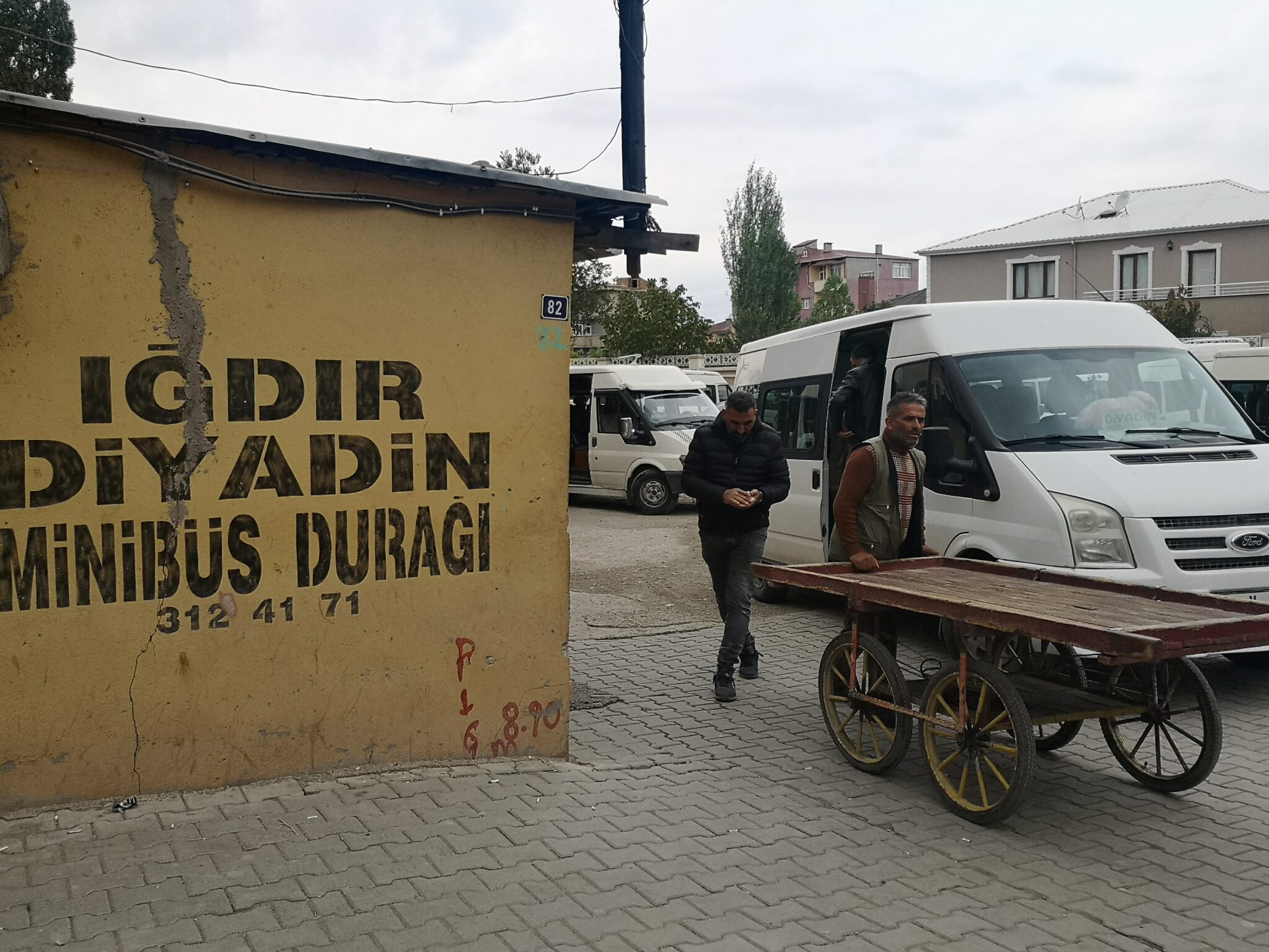 Getting from Dogubeyazit to Kars via Igdir - Mai and Chris Travel