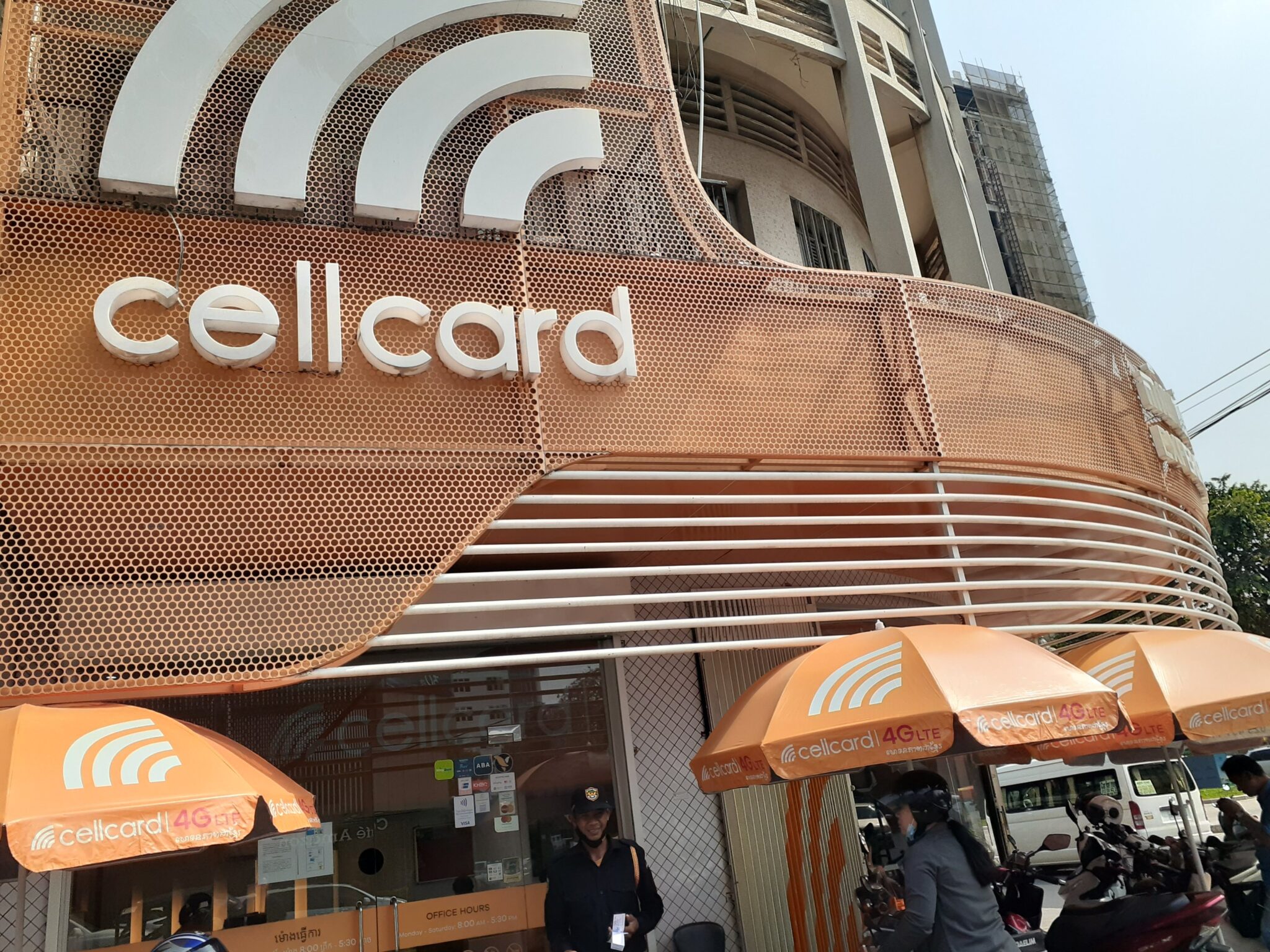 Border Cellcard Buying a SIM Card in Phnom Penh: Cellcard Office Guide & Budget Tourist ...