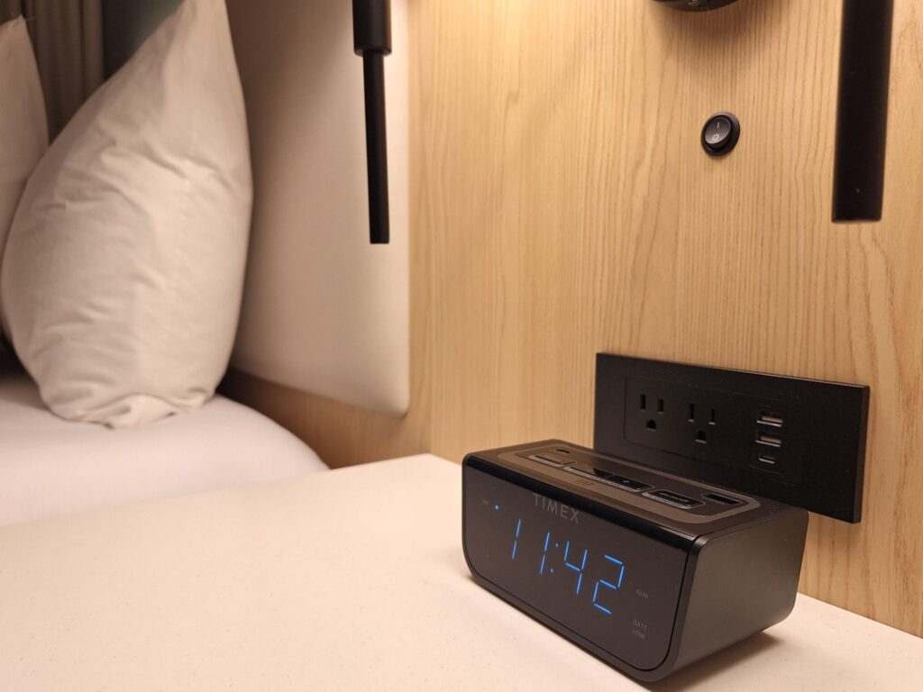 USB port by the bed of the twin room of Hyatt place Montreal airport