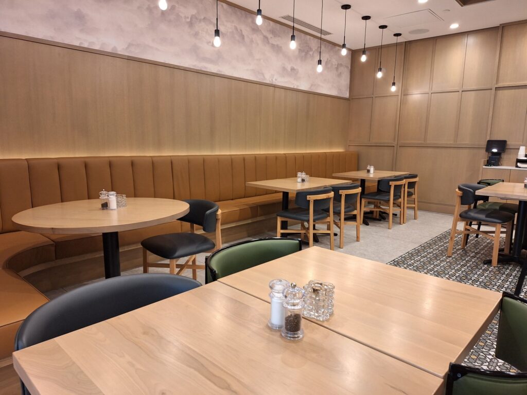 Breakfast dinning area of Hyatt place Montreal airport