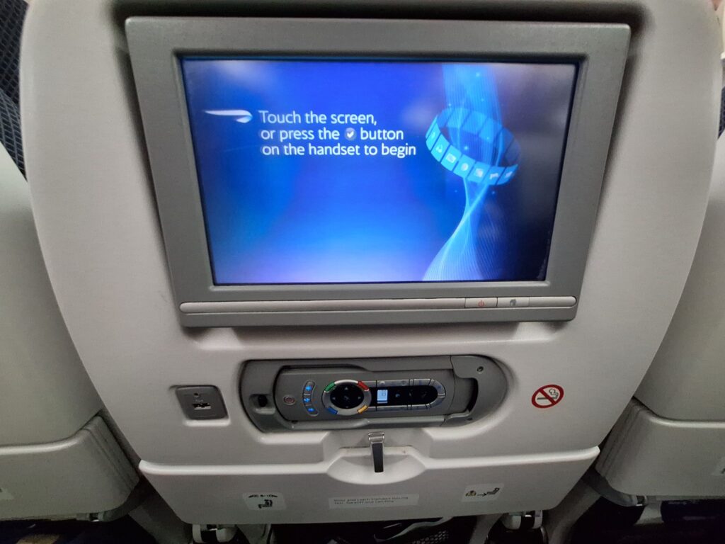 B787 seat screen and USB port 