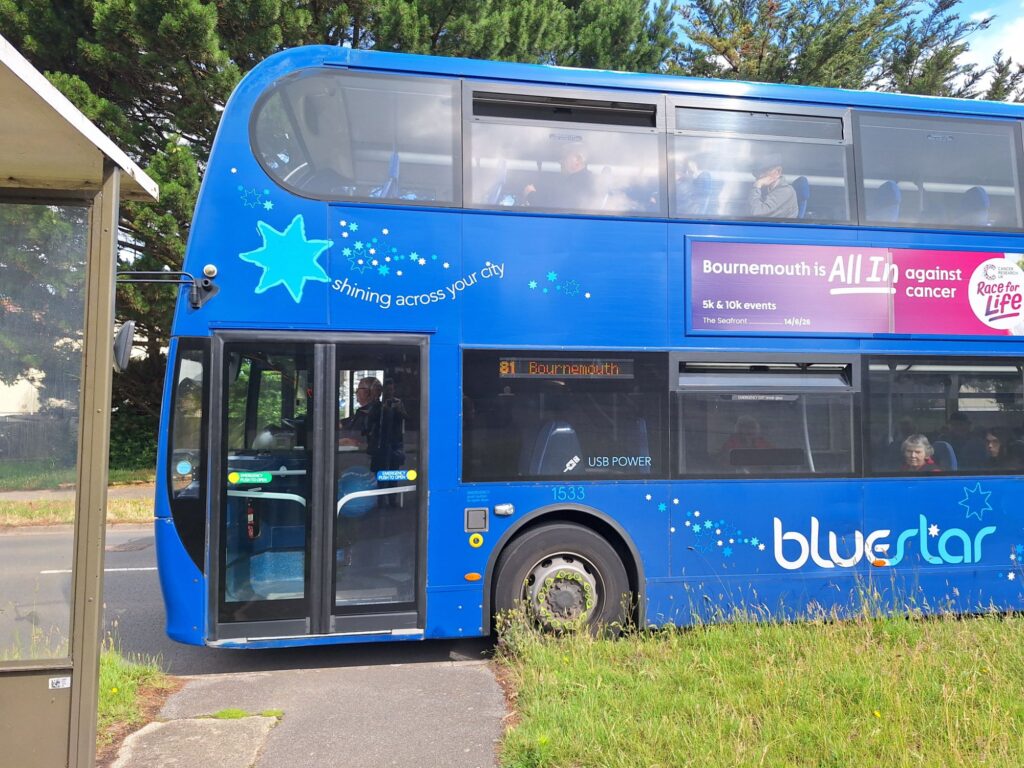 Bus 81 stopping at Hoburne Holiday Park bus stop