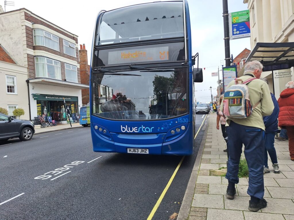 A bus to New Milton from Lymington 