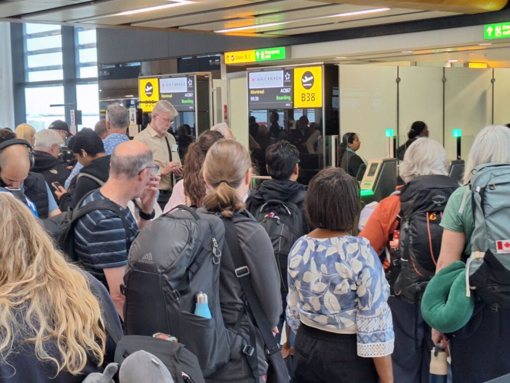 Boarding gate of Heathrow airport 
