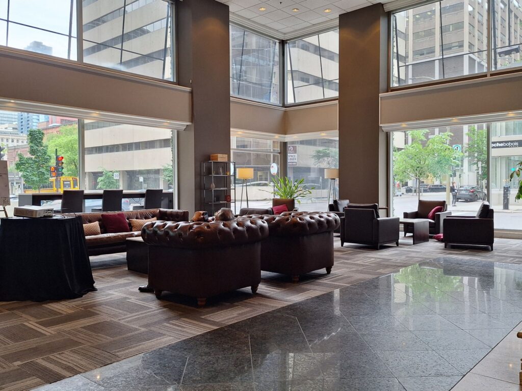 The lounge in Delta Hotels Montreal