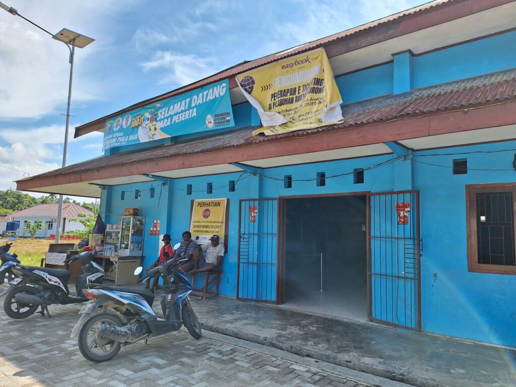 The ticket office in Sorong port of the ferry to Waisai 