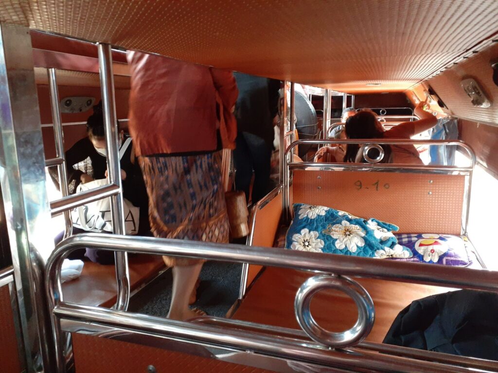 Double-bed sleeper bus