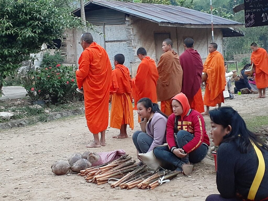 Monks chanting sutras
