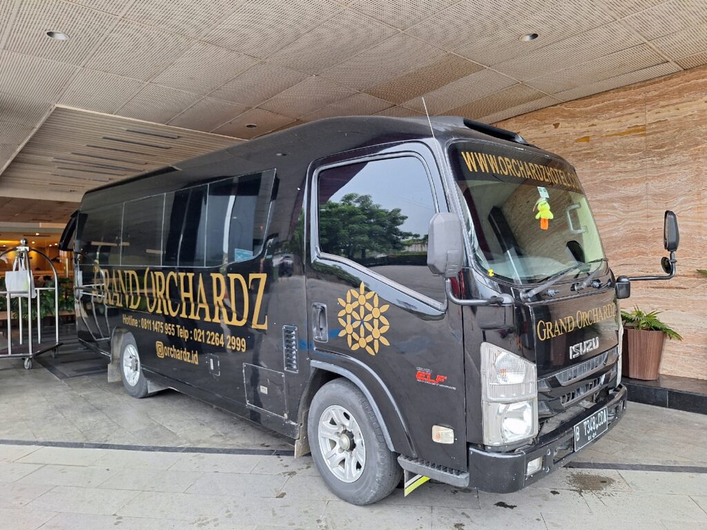 Free Hourly Airport Shuttle of Orchardz Hotel Bandara