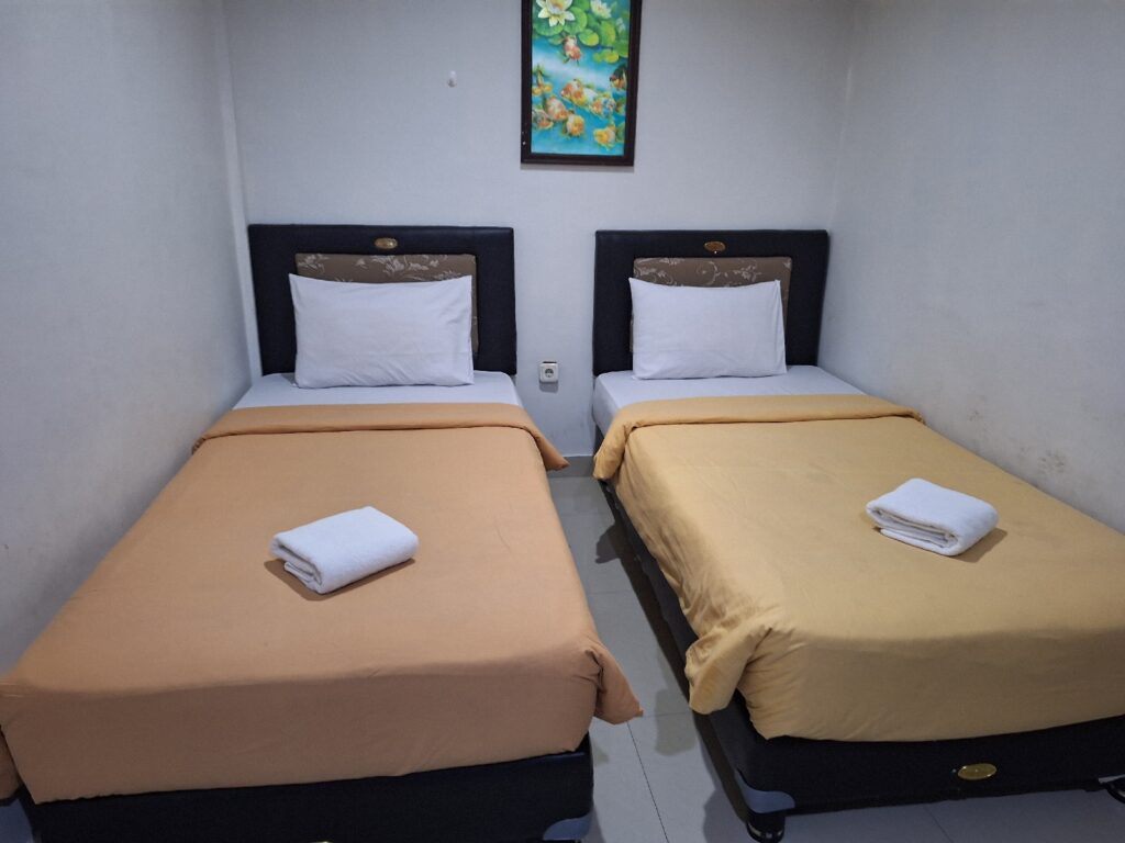 A twin room in Oriestom Bay Hotel Manokwari
