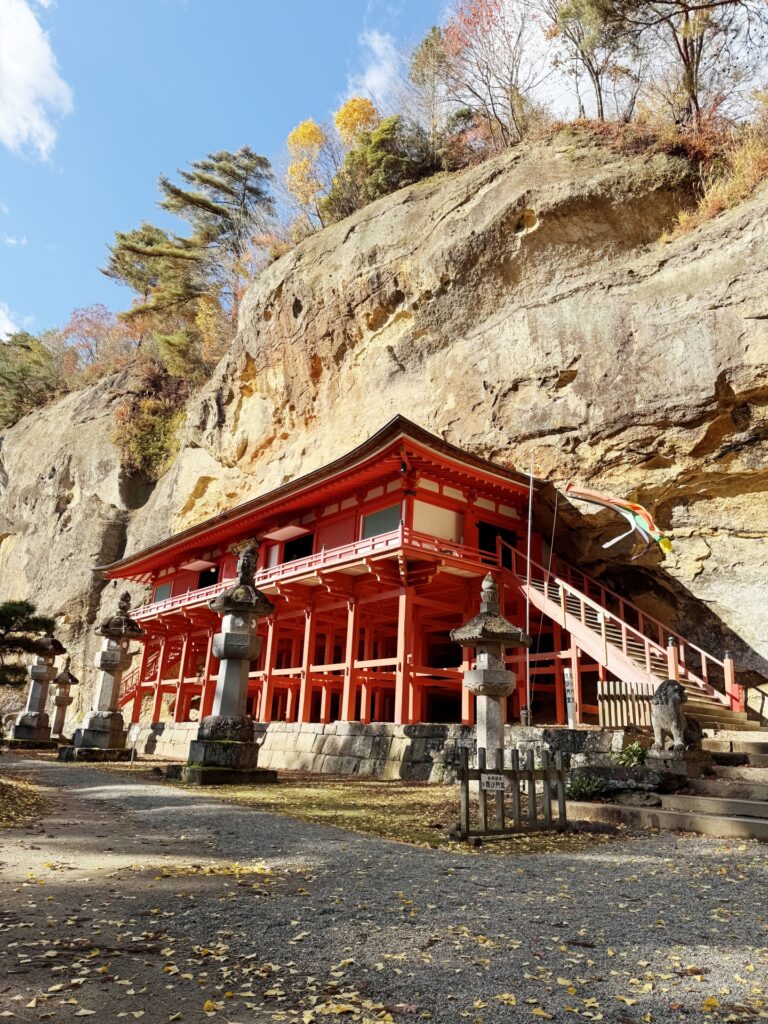 Takkoku-no-Iwaya Bishamon-do
