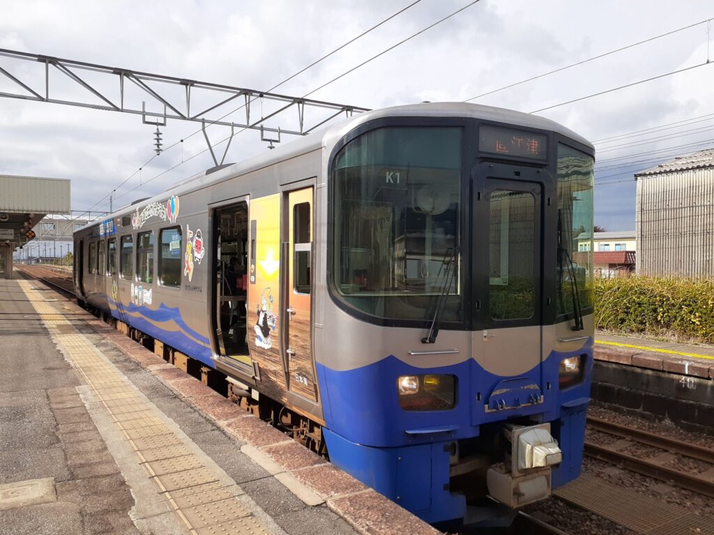 A local train in Japan 