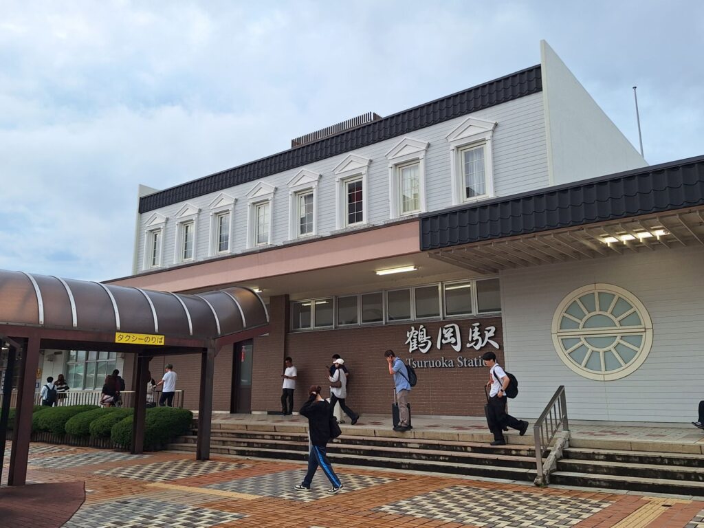 Tsuruoka station