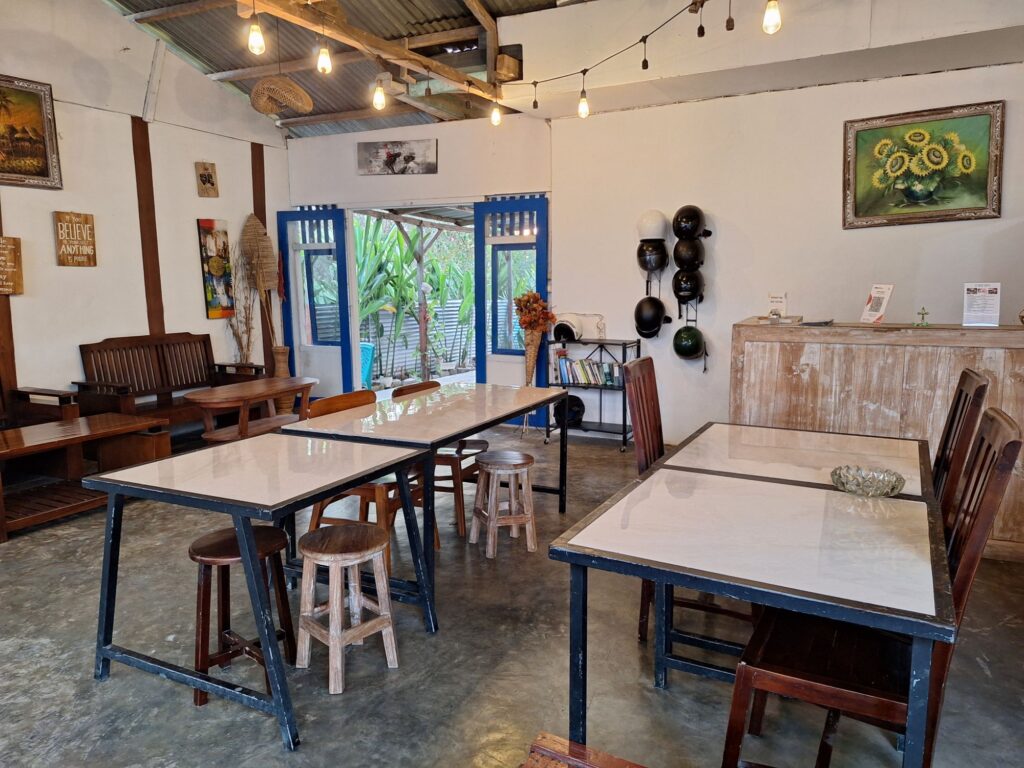 Breakfast area in A-Manta Homestay