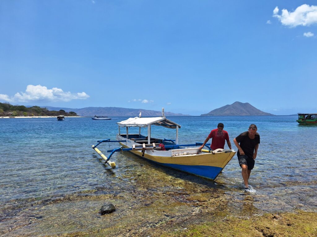 The boat from Alor Kecil to Kepa island 